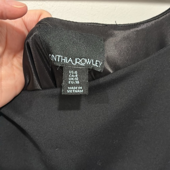 EUC. Perfect Little Black Dress. LBD. Pockets! Size 6. Cynthia Rowley - Picture 3 of 4